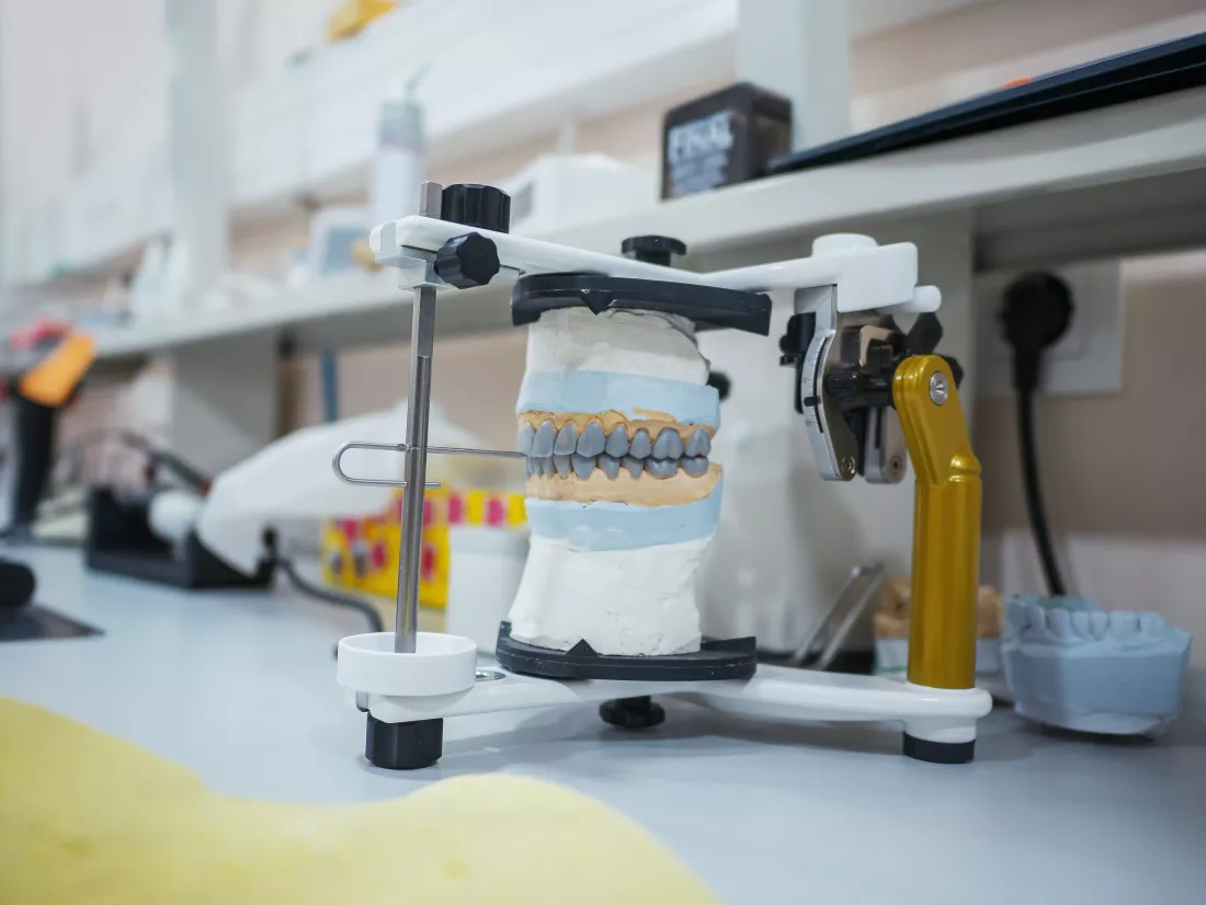 dental-mold-machinery-clinic